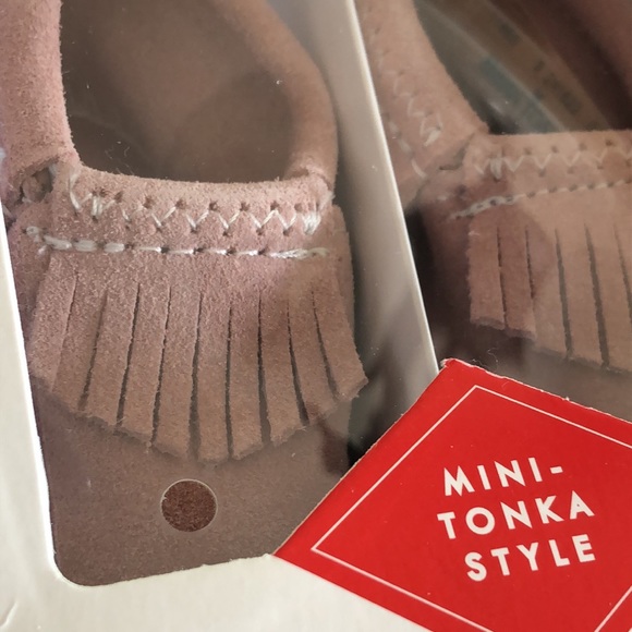Minnetonka Alex Moccasins - Picture 2 of 9